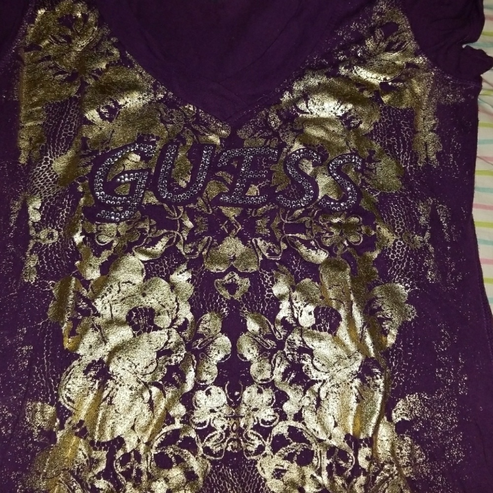 Guess V neck shirt